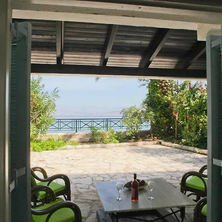 Yannys Beach House